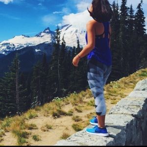 super cute Nike cropped leggings